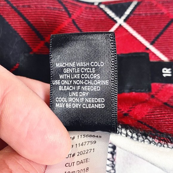 TORRID Premium Ponte Stretch Pull-On Pixie Pant, Red Plaid, Size 1X Regular - Picture 6 of 7